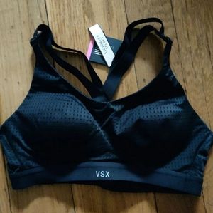 NWT Victoria Secrets Sports Bra 32A